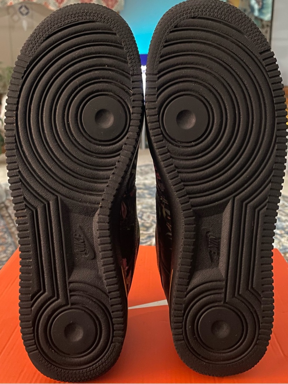 Nike Air Force 1'07
LV8 “Floral Pack” Mens 10
$179 - Picture 12 of 12